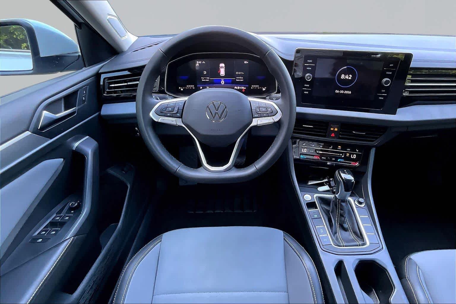 Used 2025 Opal White Pearl Volkswagen SE image 6
