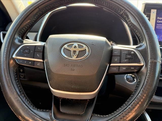 Used 2023 Moon Dust Toyota XLE image 14