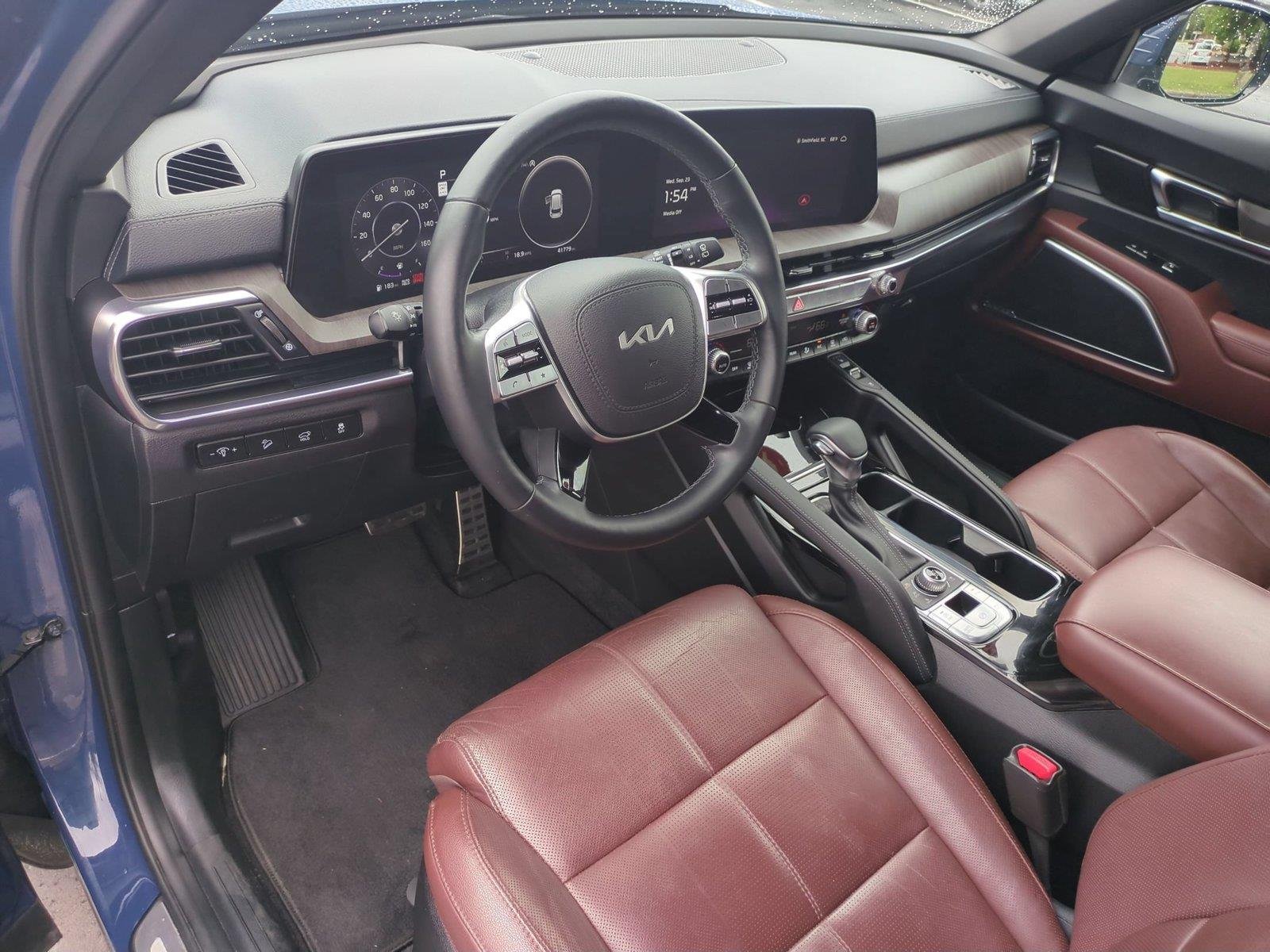 Used 2024 Midnight Lake Blue Kia SX image 18