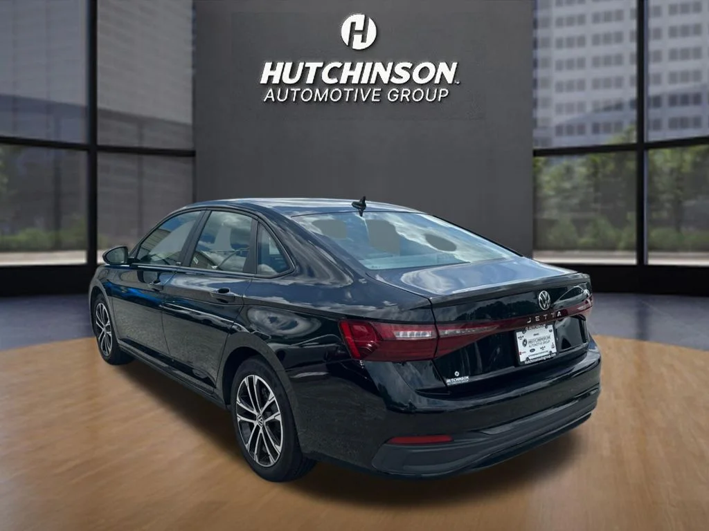 Used 2025 Black Volkswagen 1.5T Sport image 5