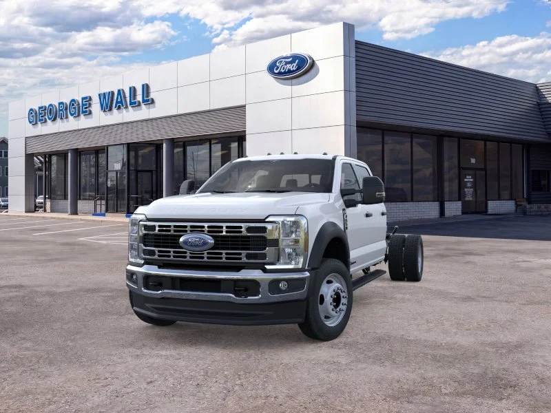 New 2026 Oxford White Ford F-550® XL image 17