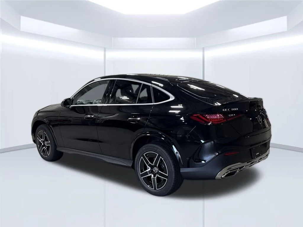 New 2027 Black Mercedes-Benz GLC 300 image 40