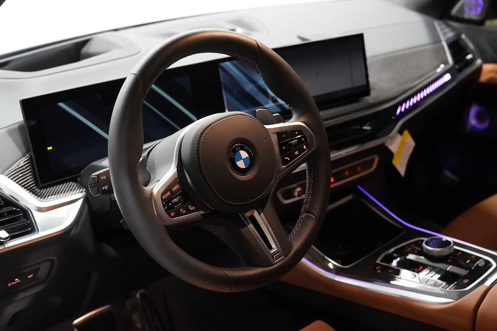 Used 2026 Skyscraper Grey Metallic BMW M60i image 11