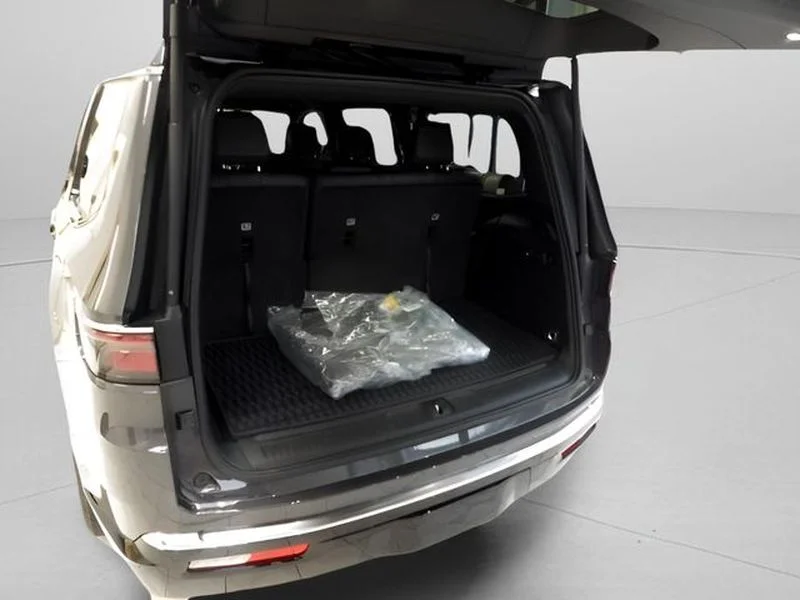 2025 Jeep Wagoneer Series I - Photo 5