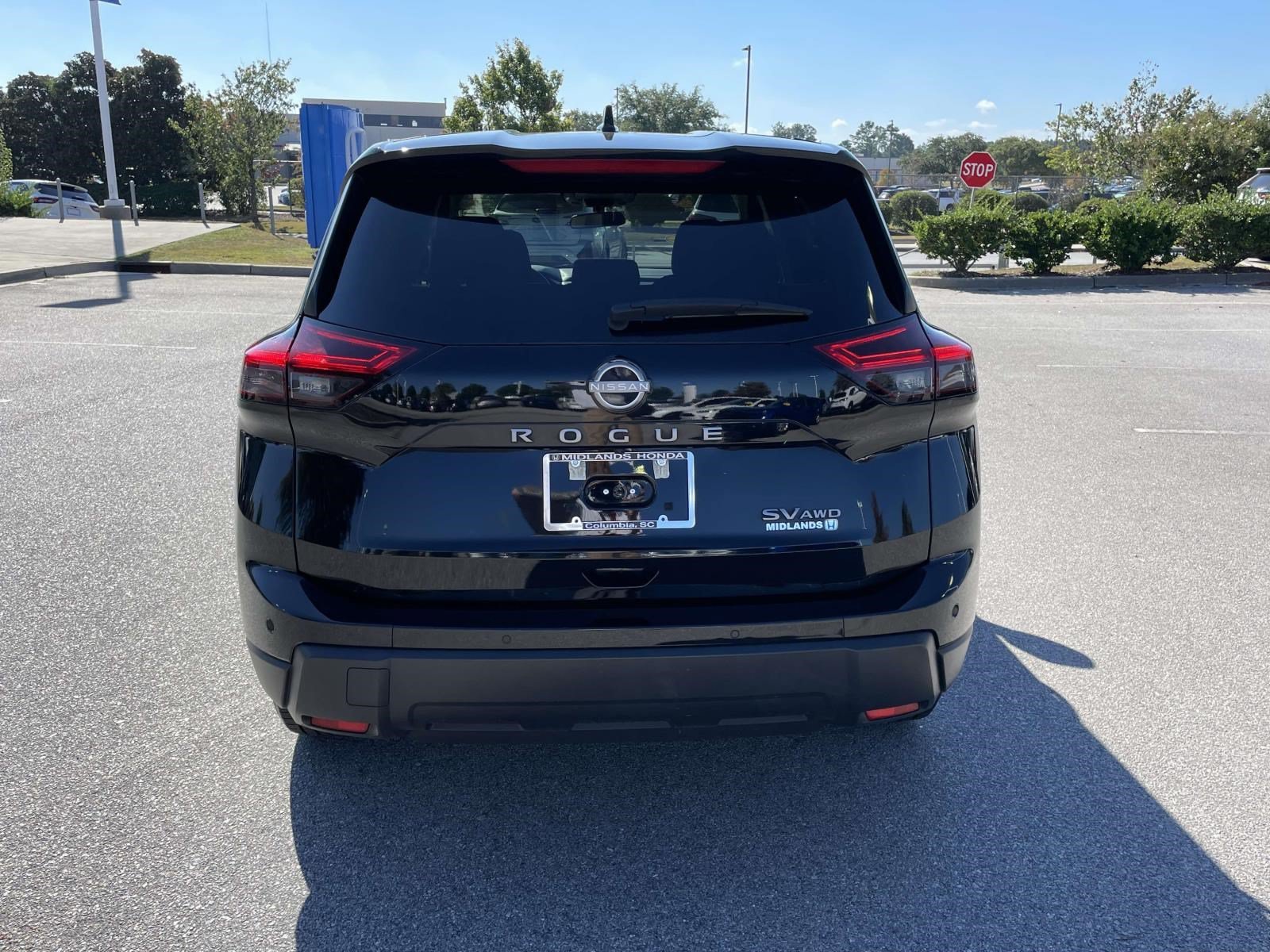 Used 2024 Super Black Nissan SV image 5