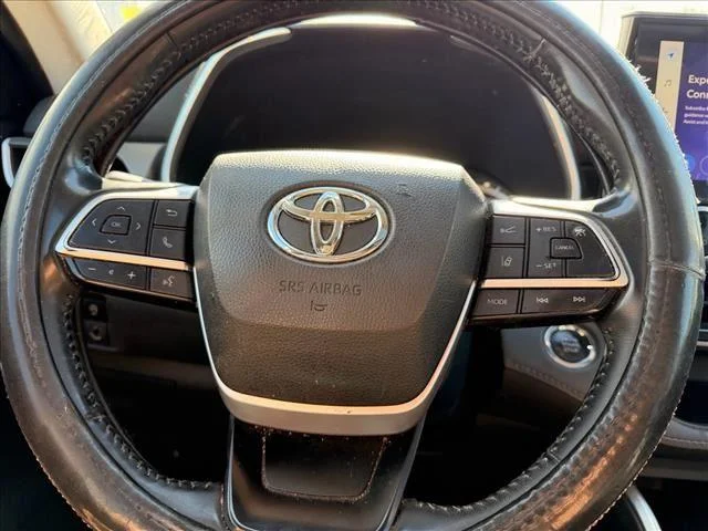 Used 2023 Moon Dust Toyota XLE image 14