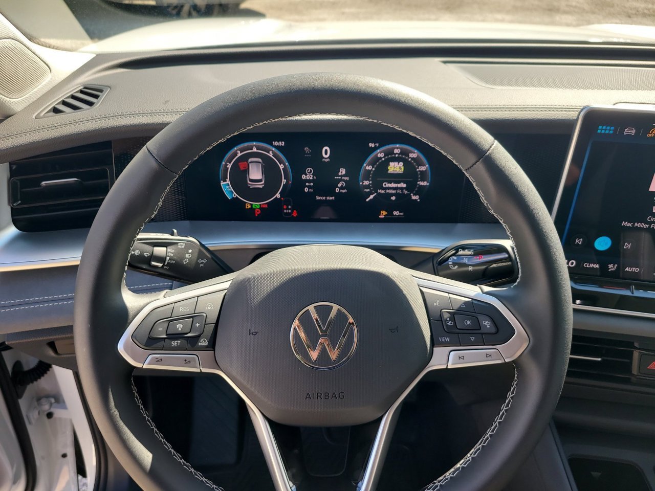 New 2026 Pure White Volkswagen SE image 26