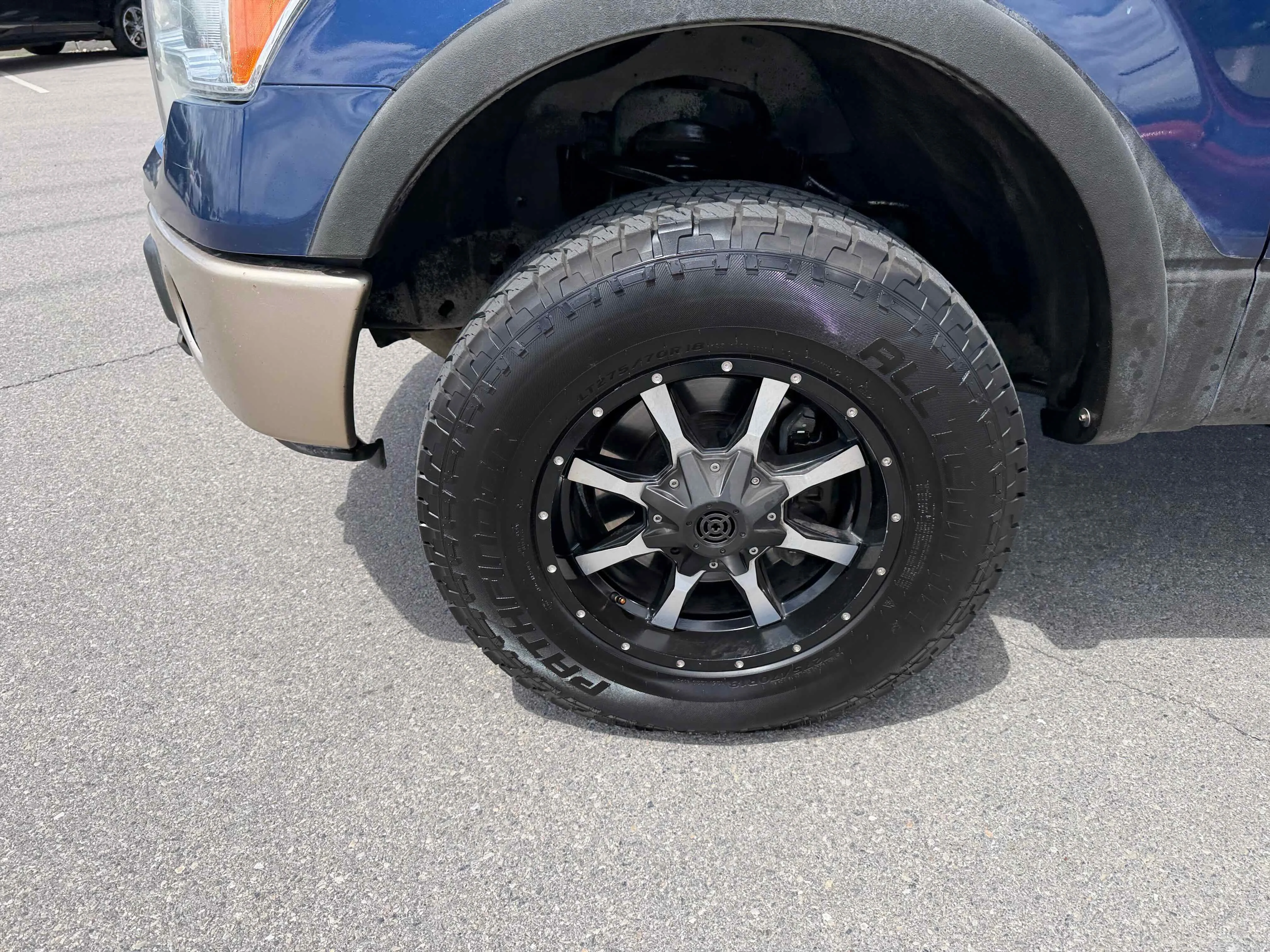 Used 2011 Blue Ford FX4 image 13