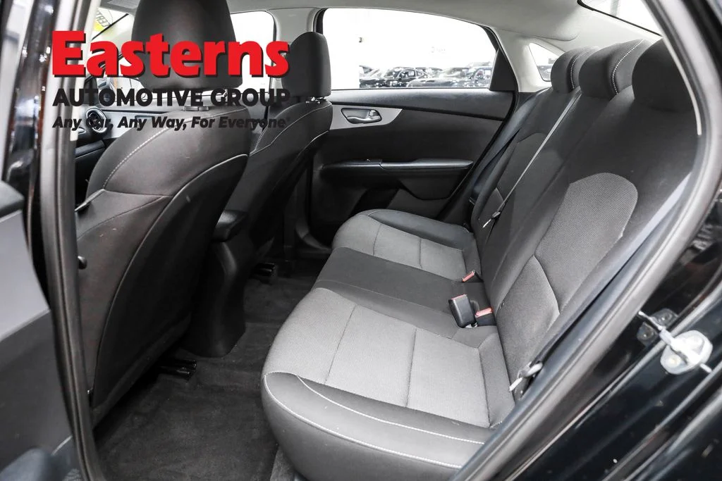 Used 2023 Black Kia LXS image 21