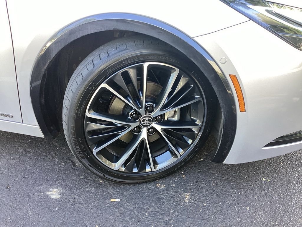 Certified Used 2024  Toyota Limited image 18