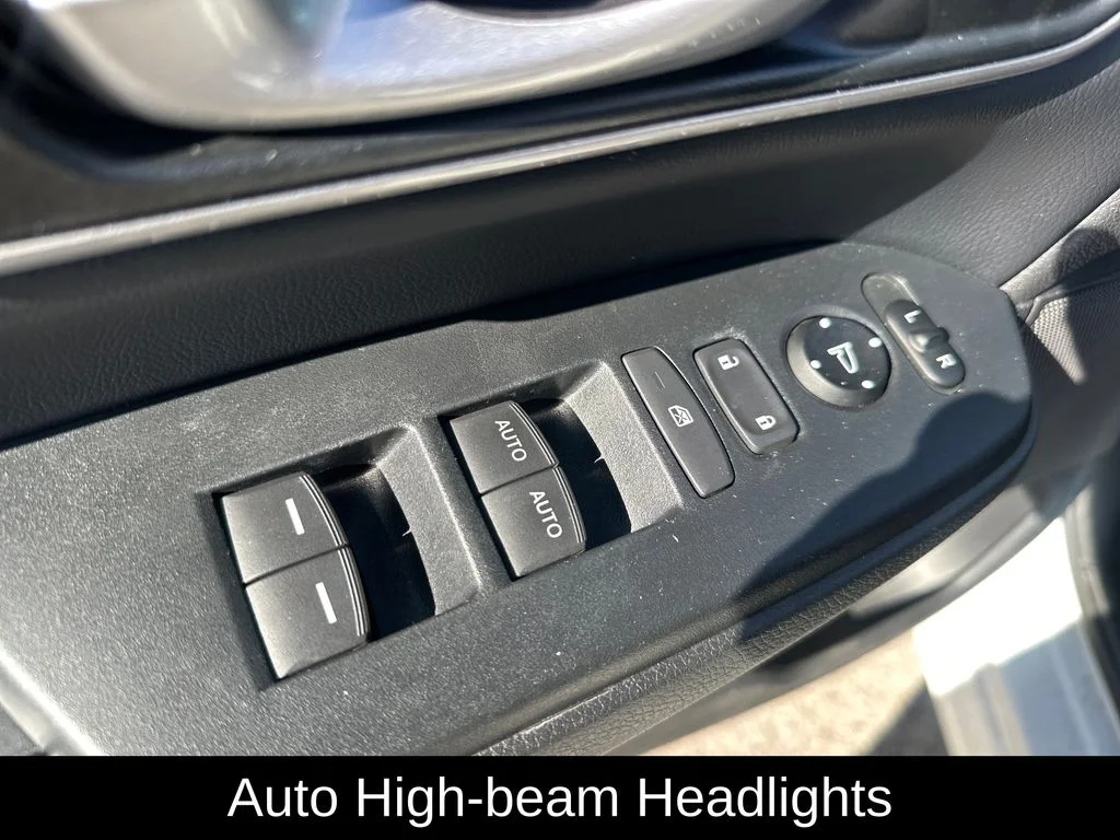 Used 2018 White Diamond Pearl Honda EX-L image 11