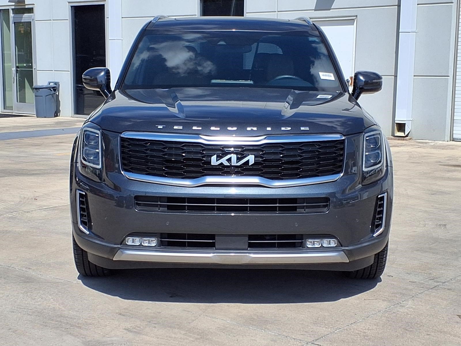 Used 2022 Gravity Grey Kia SX image 2