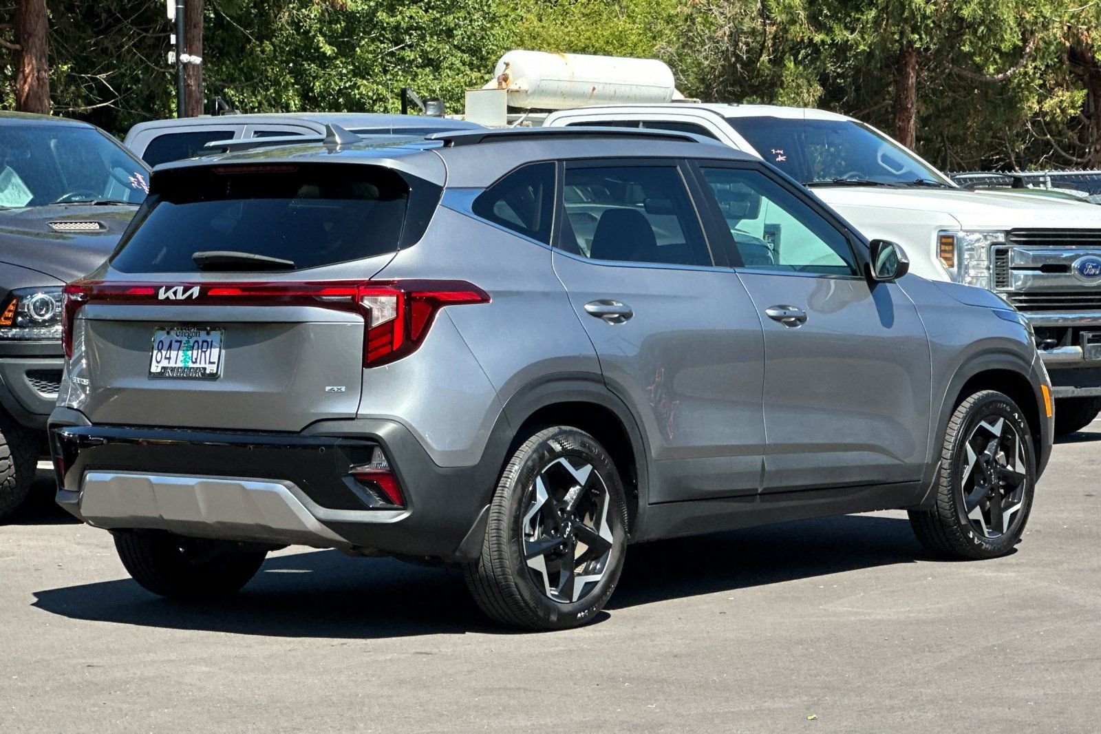 Used 2025 Gray Kia EX image 4