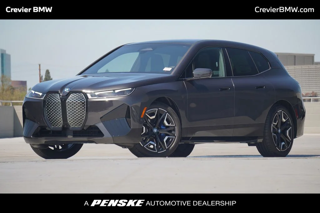 2025 BMW iX M60's photo