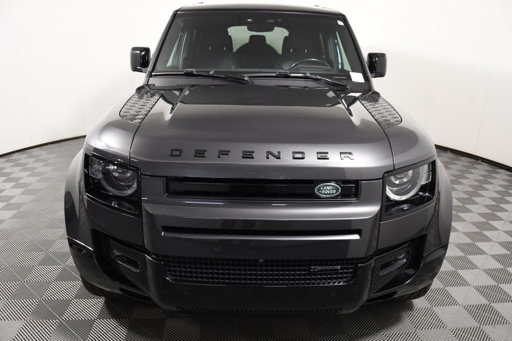 Used 2023 Carpathian Gray Premium Metallic Land Rover X-Dynamic SE image 10