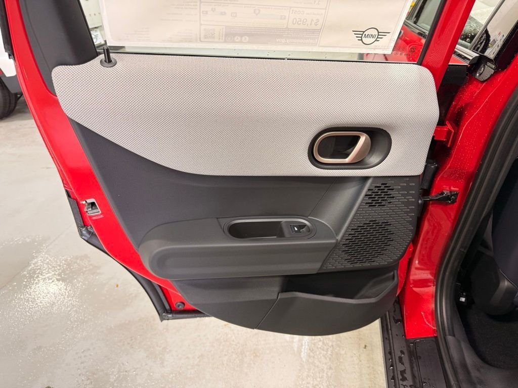 Used 2026 Chili Red II MINI  image 19