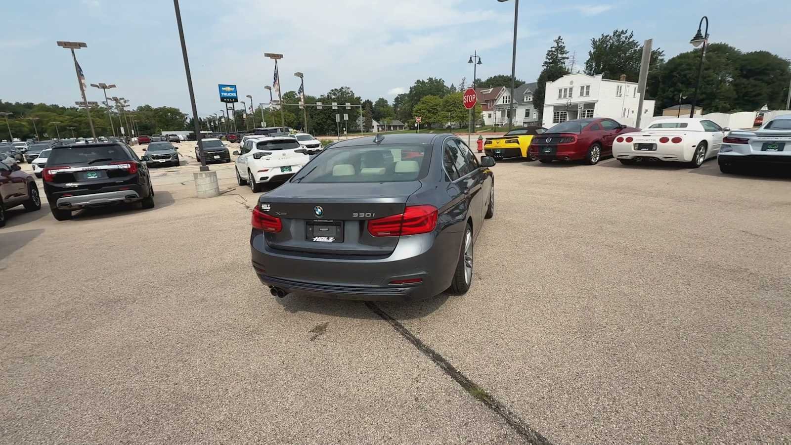 Used 2017 Gray BMW xDrive image 7