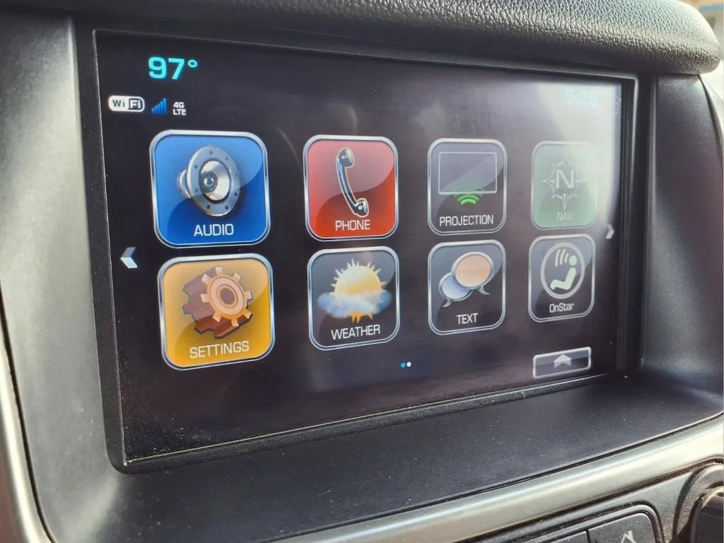 Used 2020 SHADOW GRAY METALLIC Chevrolet LT image 22