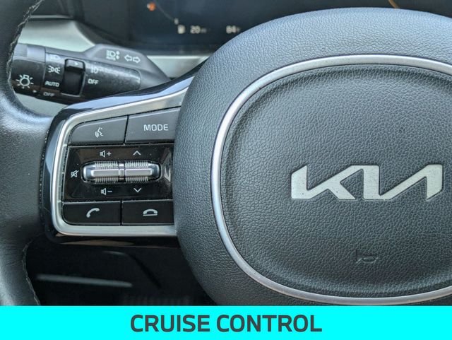 Used 2023 White Kia SX image 18