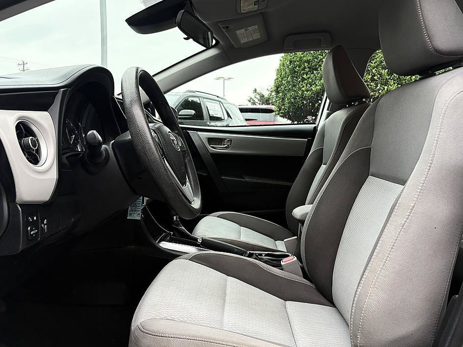 Used 2018 Super White Toyota LE image 9
