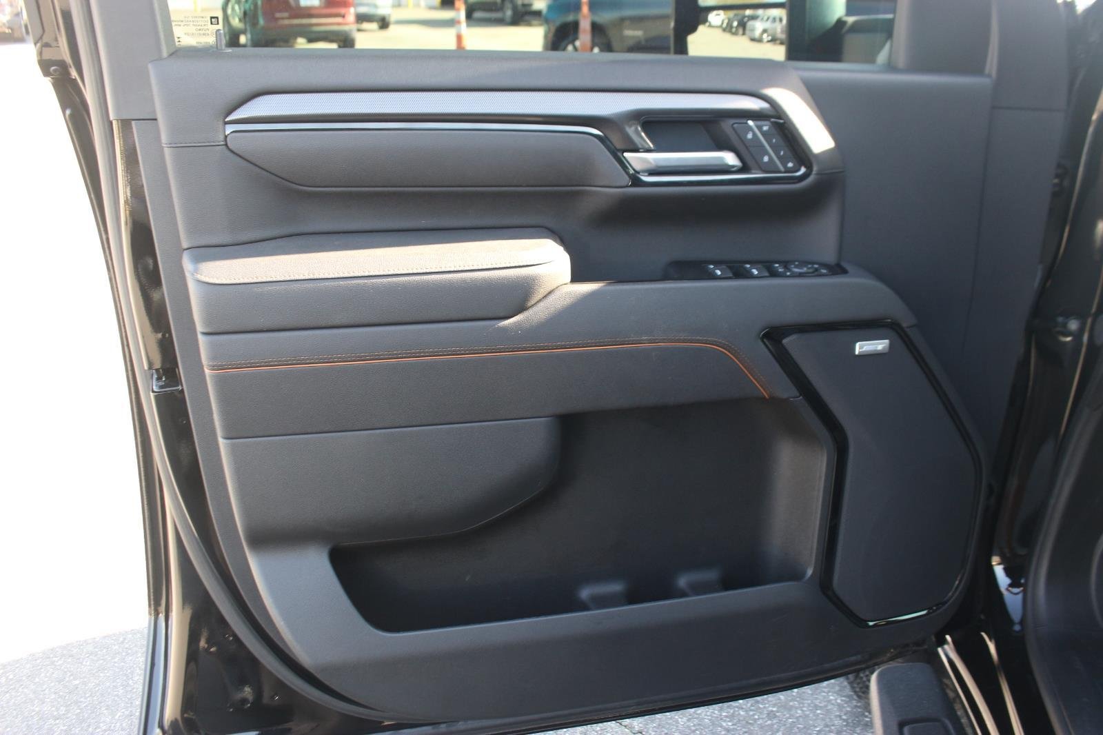 Used 2025 Onyx Black GMC AT4 image 14