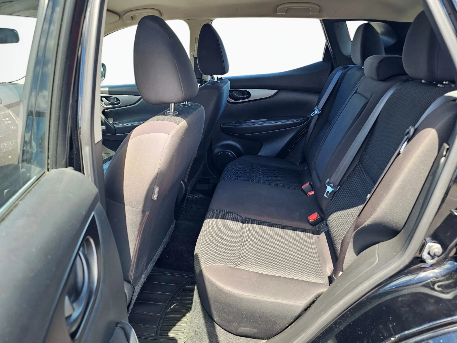 Used 2018 Magnetic Black Nissan S image 27