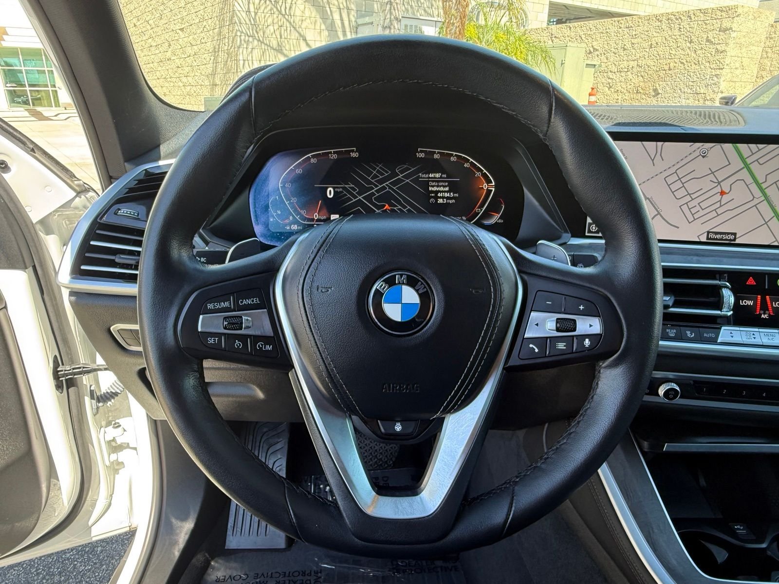 Certified Used 2023 Mineral White Metallic BMW xDrive40i image 25
