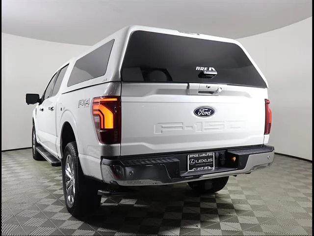 Used 2025 Star White Metallic Tri-Coat Ford Lariat image 4