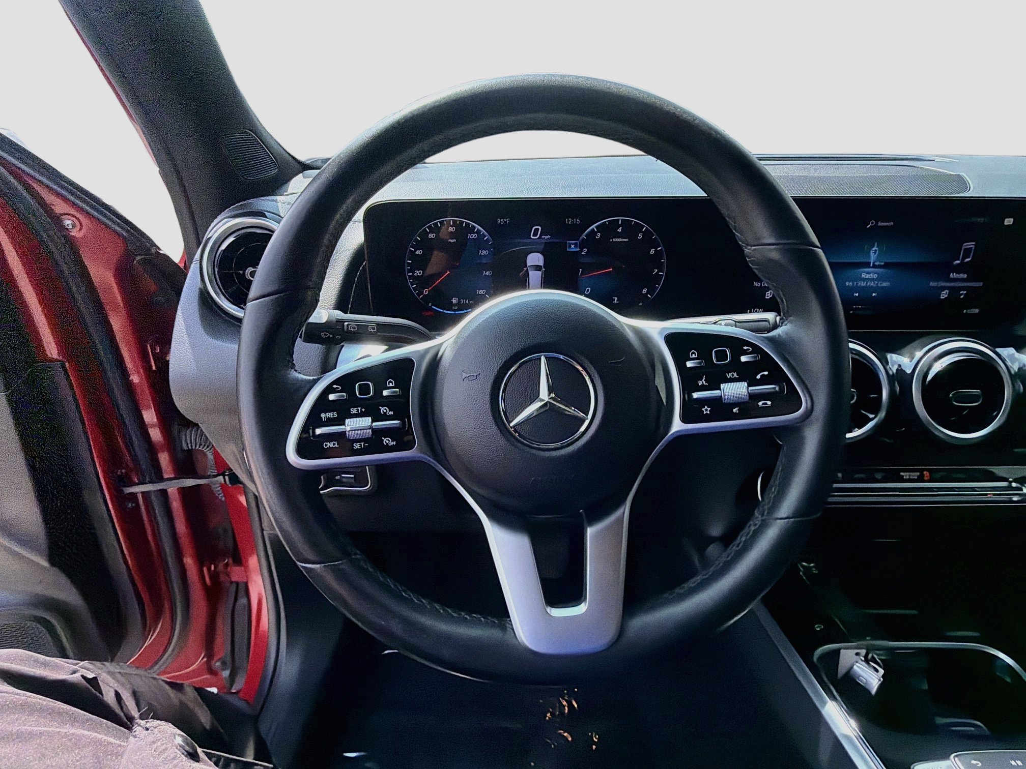 Used 2020 Red Mercedes-Benz GLB 250 image 10