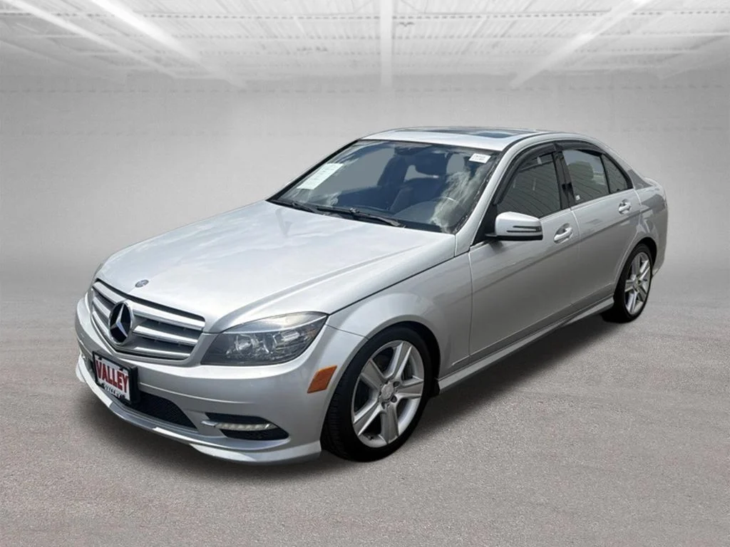 Used 2011 Silver Mercedes-Benz C 300 image 3