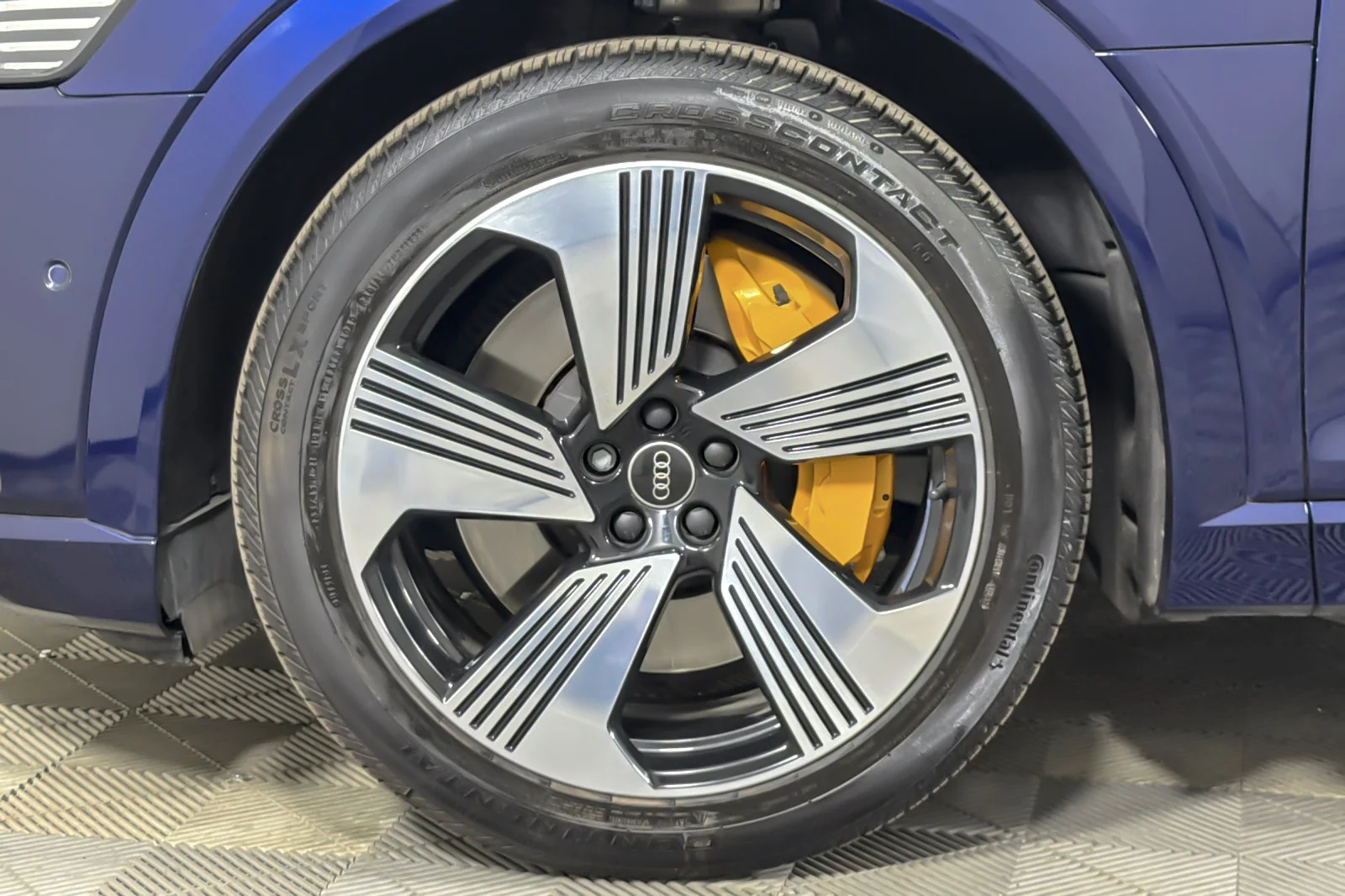 Used 2022 Navarra Blue Metallic Audi Premium Plus quattro image 25
