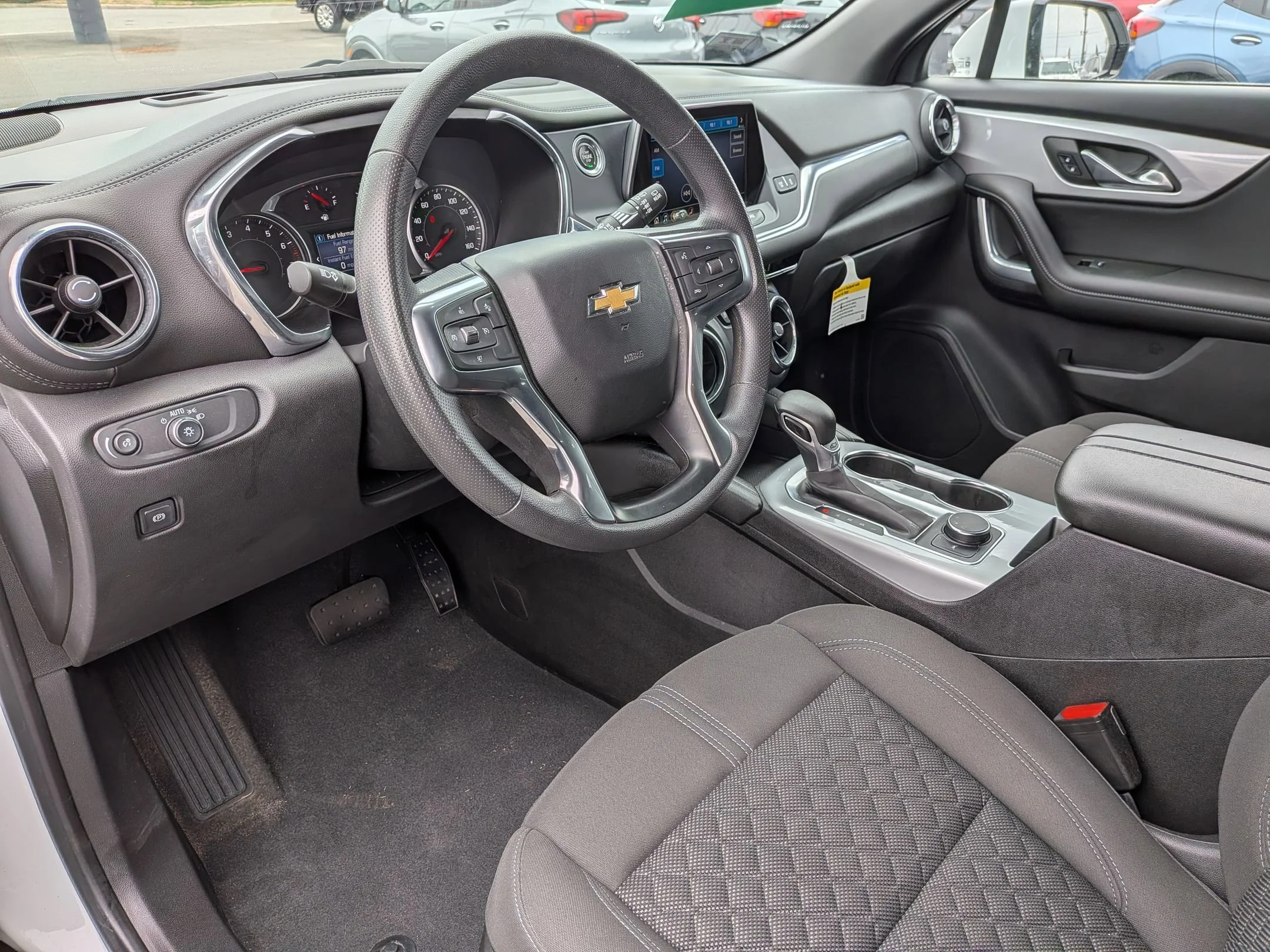 Used 2022 Summit White Chevrolet LT image 9