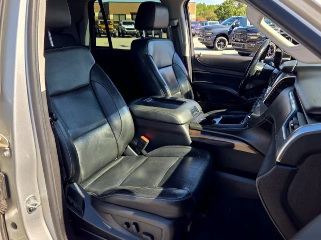 Used 2020 Silver Chevrolet LT image 19