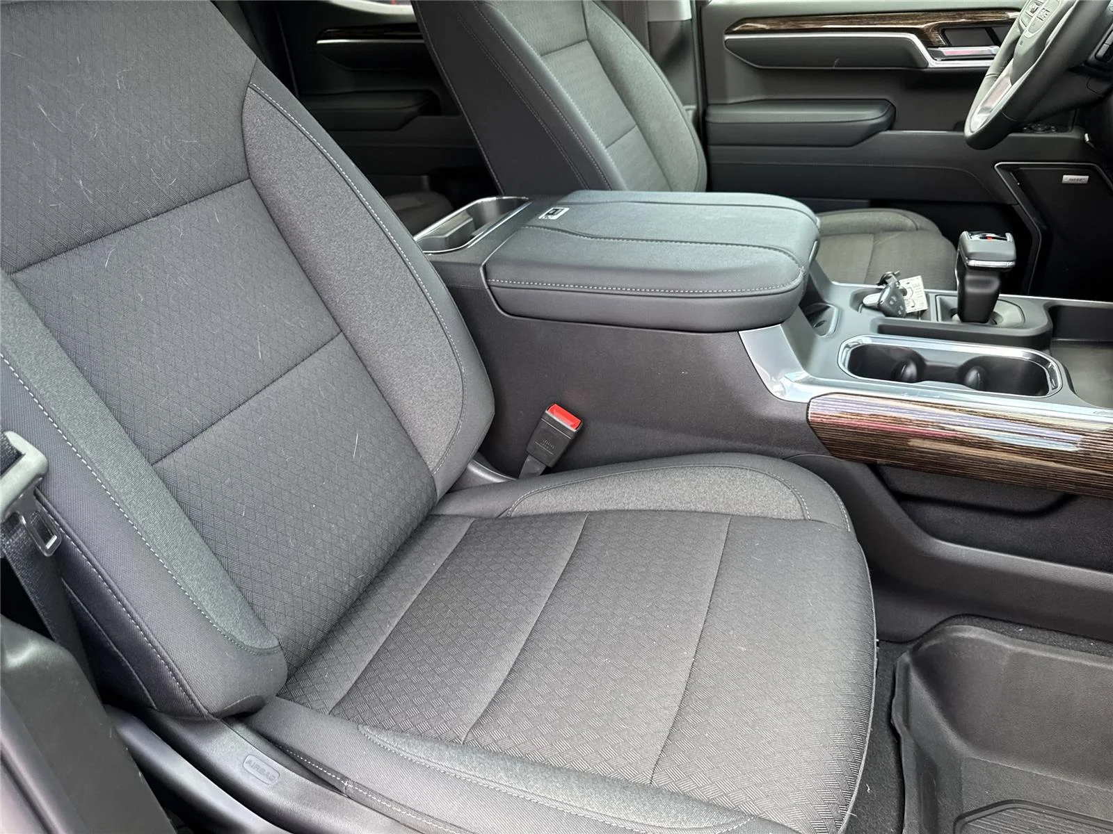 New 2026 Sterling Metallic GMC Elevation image 14