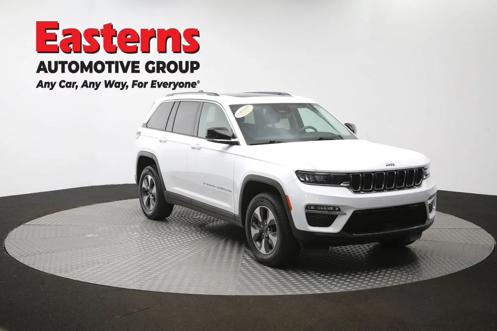 Used 2022 White Jeep 4xe image 53