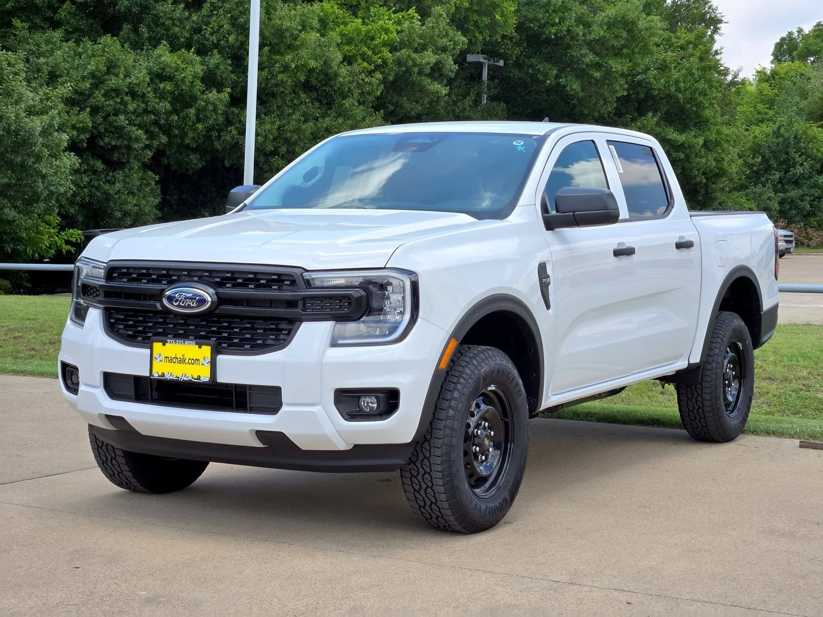 New 2026 Oxford White Ford XL image 2