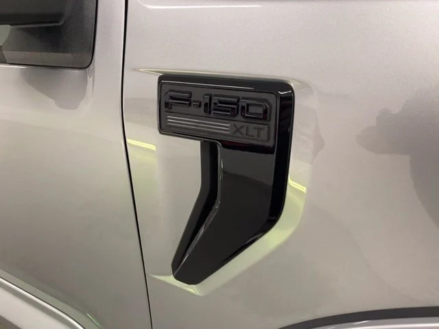 New 2025 Iconic Silver Metallic Ford XLT image 33