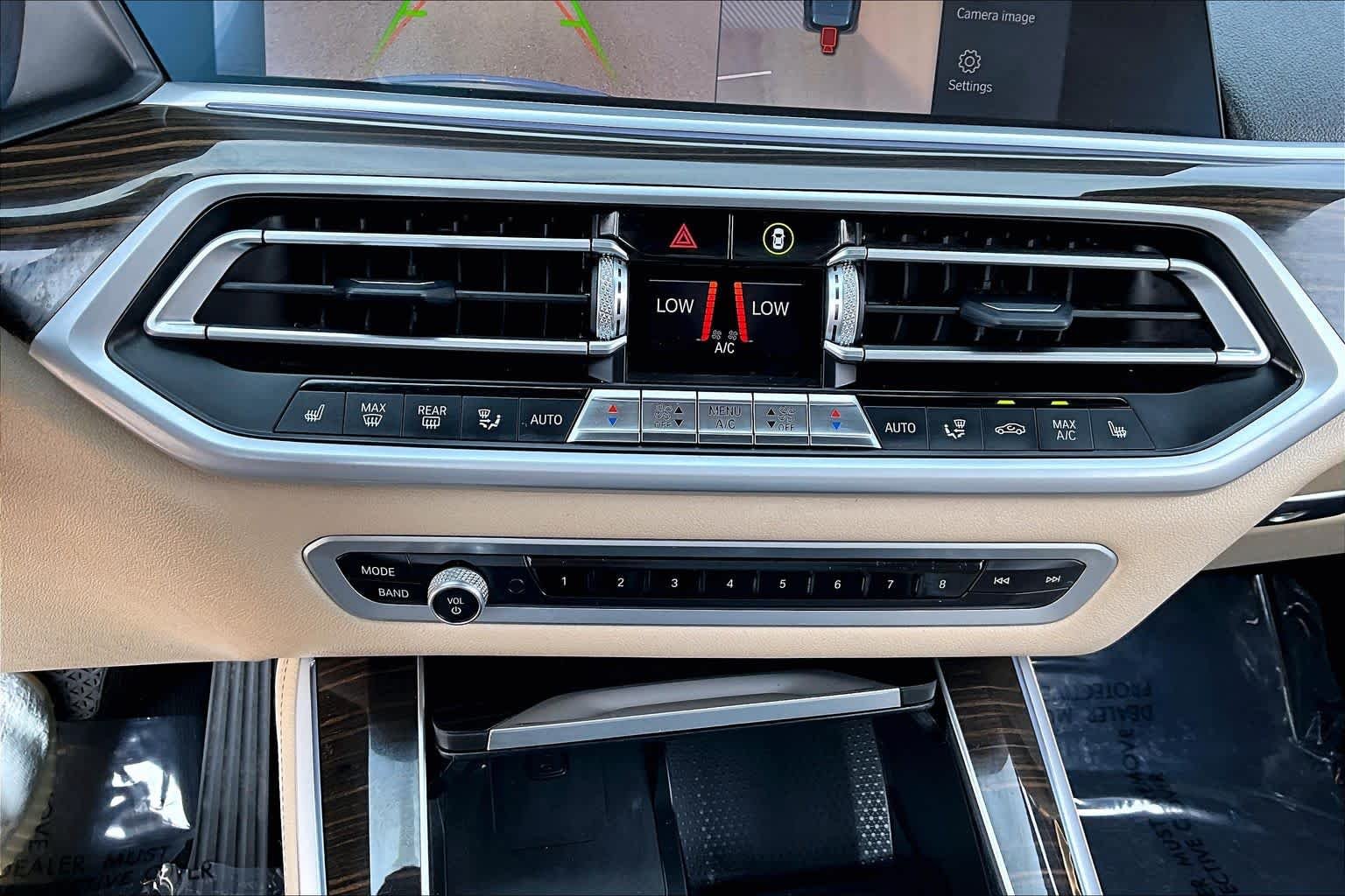Used 2021 Arctic Gray Metallic BMW xDrive40i image 31