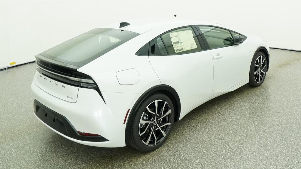 New 2026 Wind Chill Pearl Toyota XSE image 15