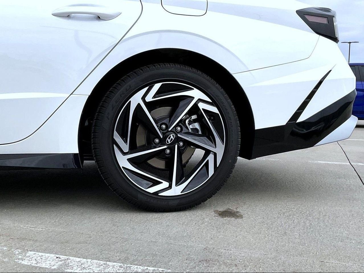 New 2026 White Hyundai SEL Sport image 23