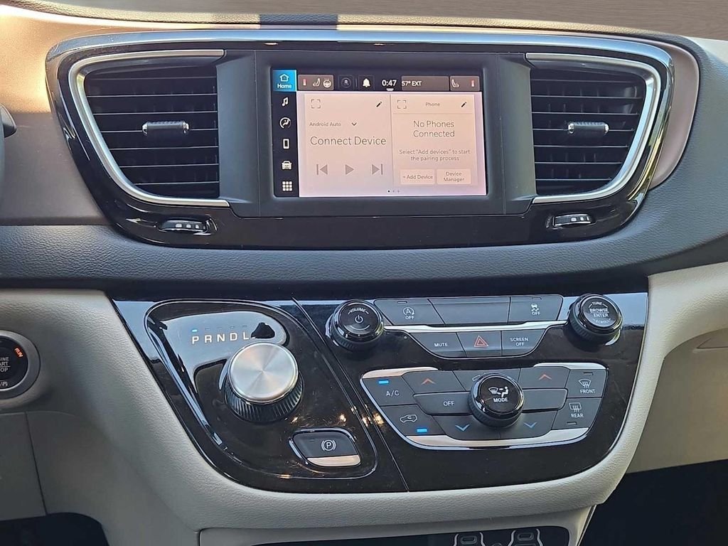 Used 2023 White Chrysler LX image 18