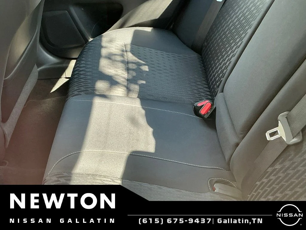 Used 2018 Glacier White Nissan 2.5 S image 7