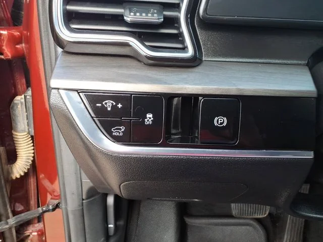 Used 2024 Red Kia X-Line image 22