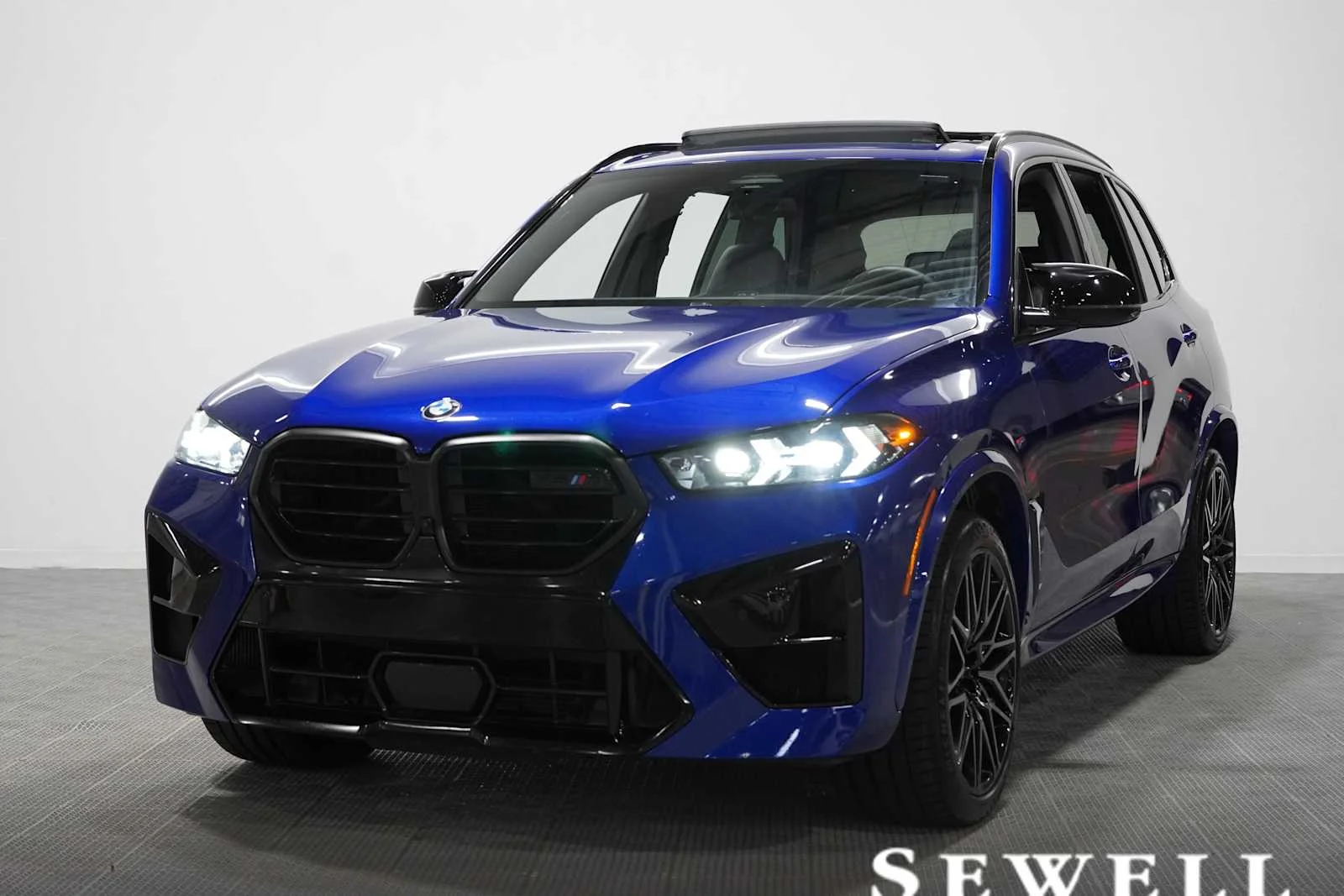 2024 BMW X5 M Competition's photo