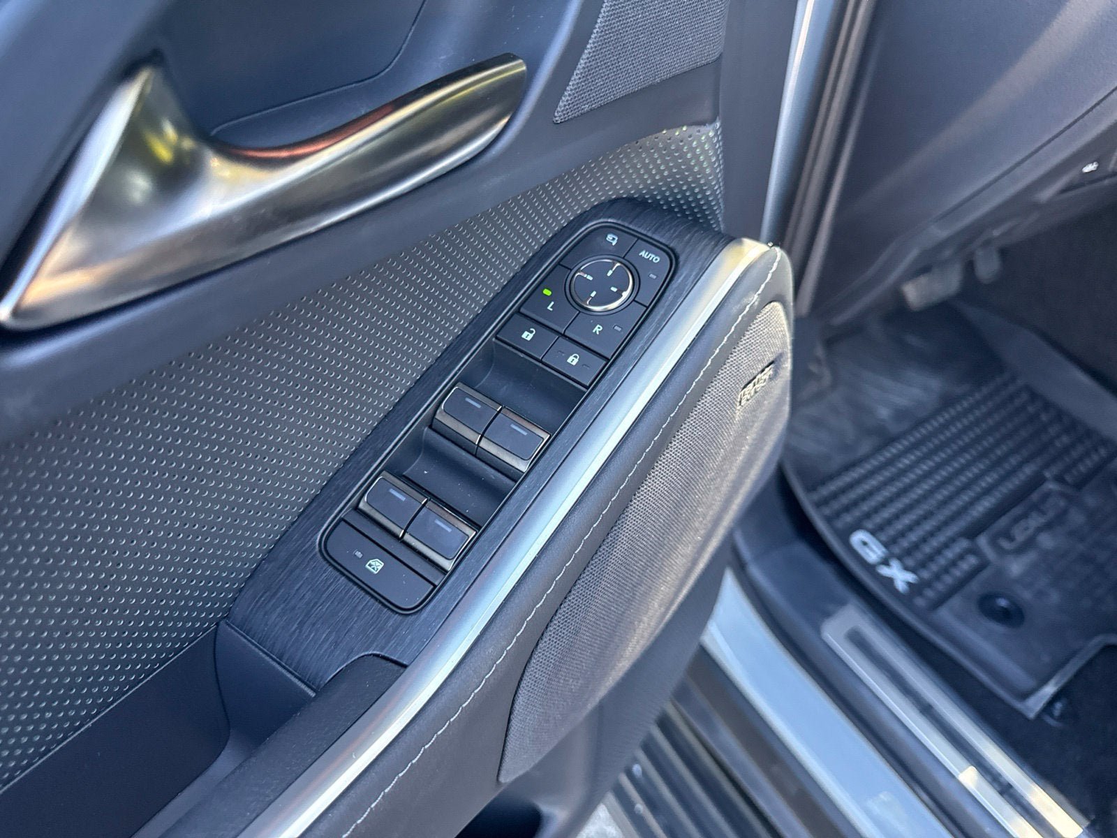 Used 2026 Bi-Tone Paint Lexus 550 Overtrail+ image 15