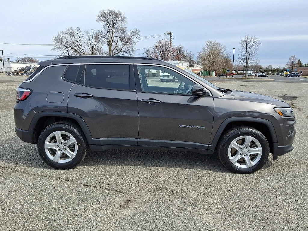 Used 2023 Gray Jeep Latitude image 13
