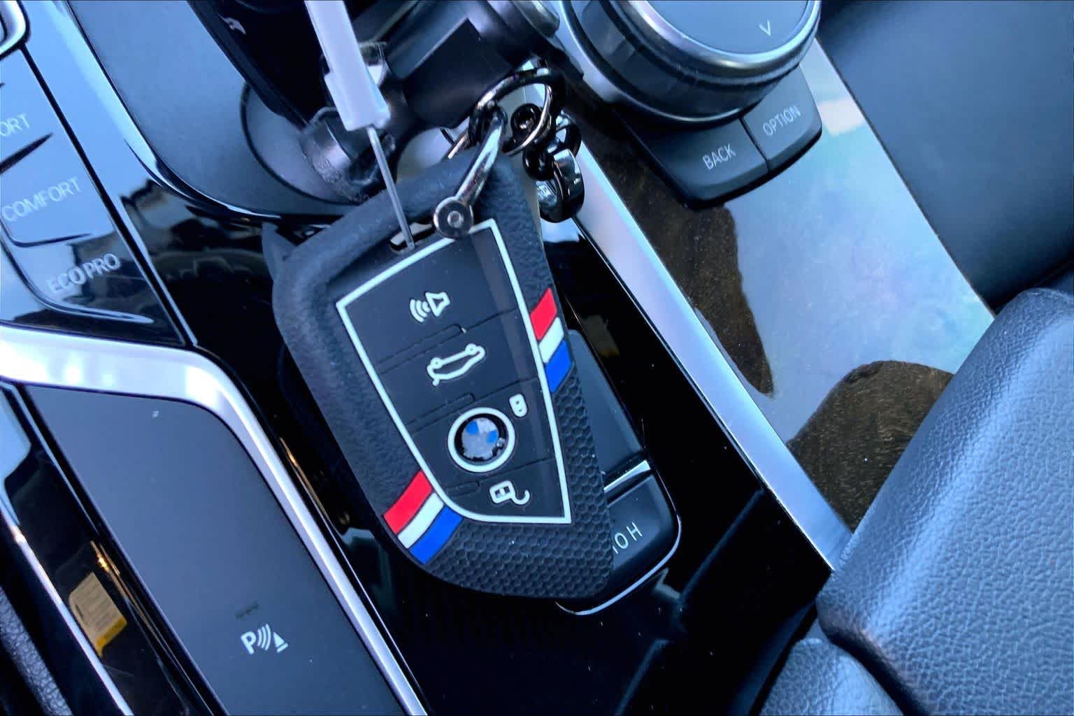 Used 2019 Imperial Blue Metallic BMW 530i xDrive image 15