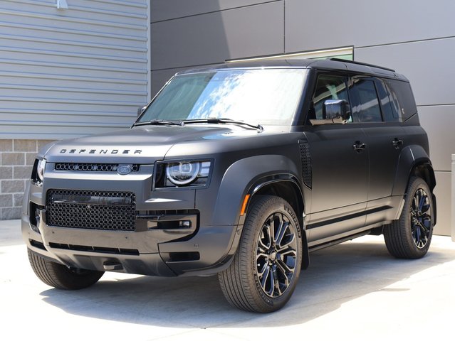 2026 LAND ROVER Defender 110 P635 OCTA Black