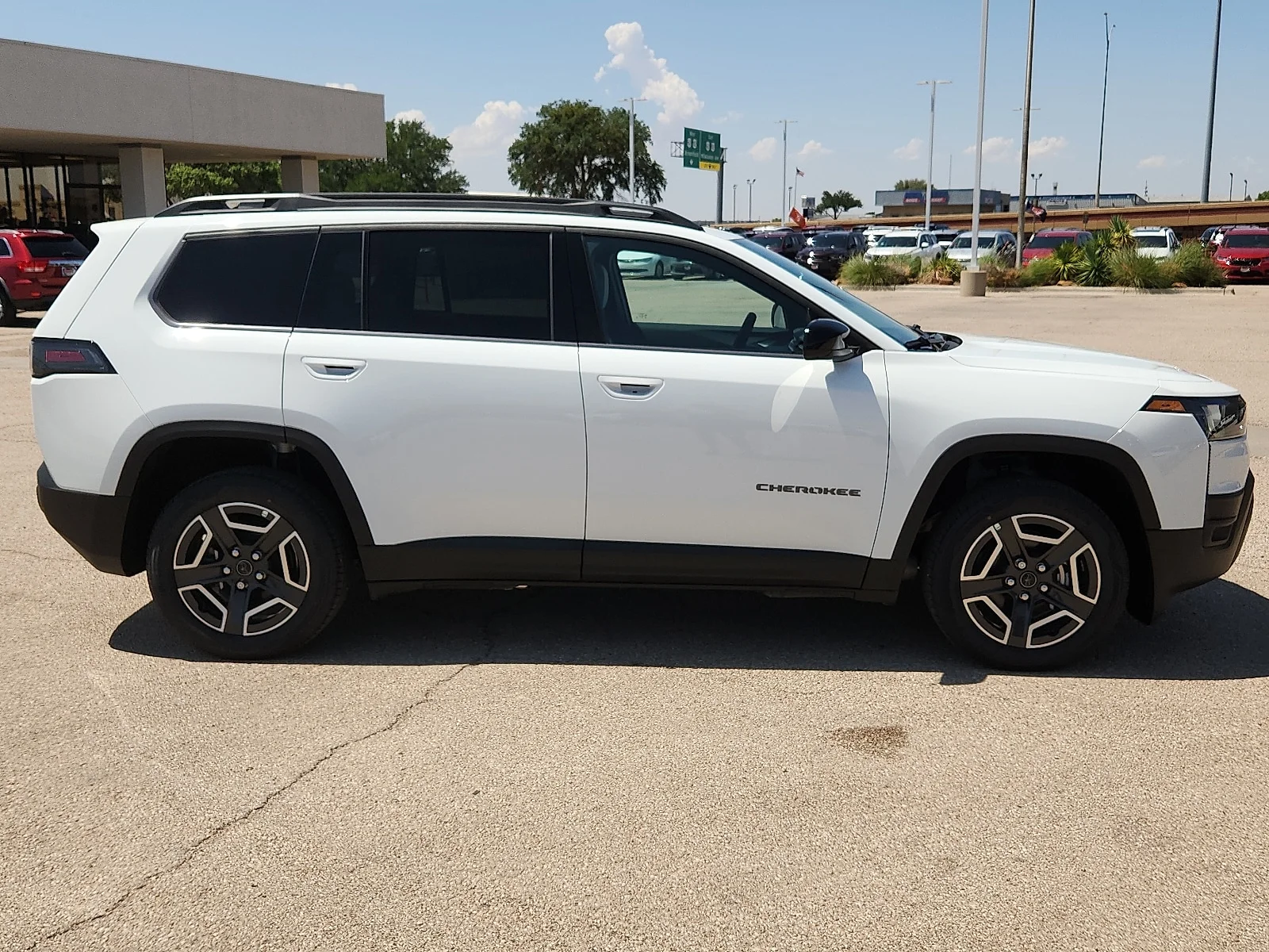 New 2026 Bright White Clear-Coat  Paint Jeep LAREDO 4X4 image 5