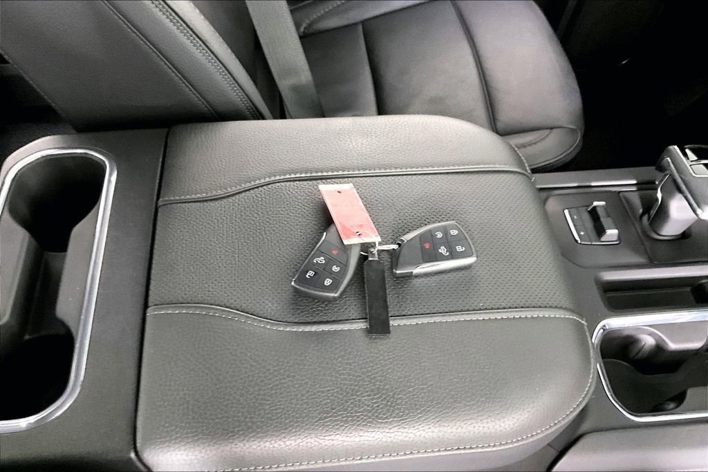 Used 2025 Sterling Metallic GMC Denali image 33